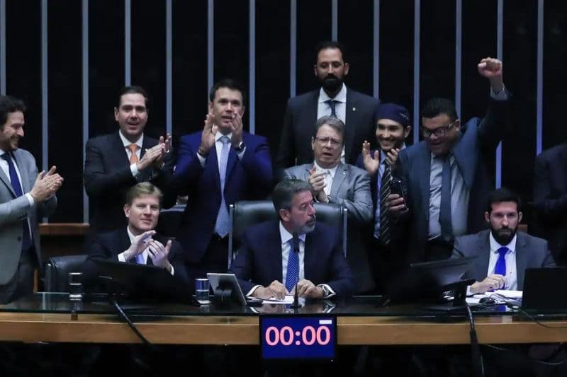 Câmara aprova programa para setor de eventos com teto de R$ 15 bilhões até o final de 2026