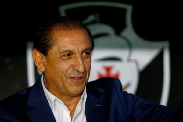 Vasco demite técnico Rámon Díaz após sofrer goleada para o Criciúma