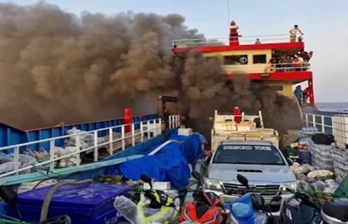VÍDEO: Turistas aterrorizados pulam de embarcação durante incêndio na Tailândia