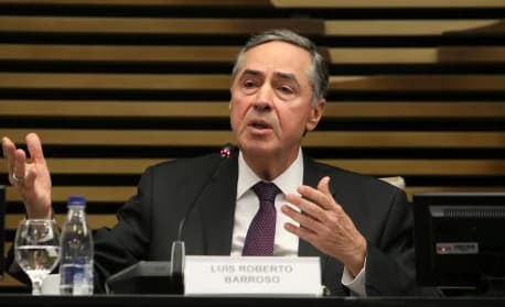 Barroso diz que algumas decisões do STF atrapalharam combate à corrupção no Brasil