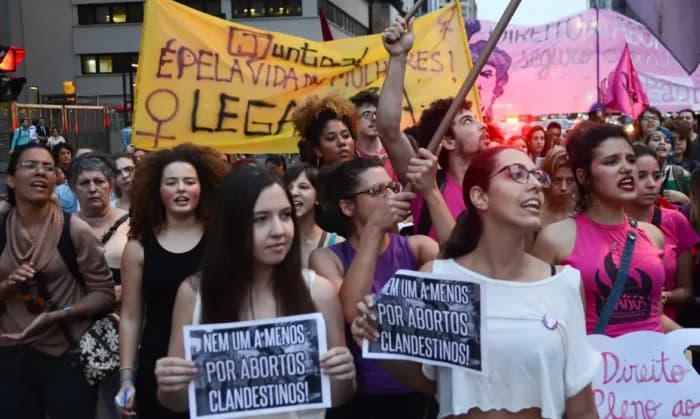 STF suspende resolução que dificulta aborto em casos de estupro