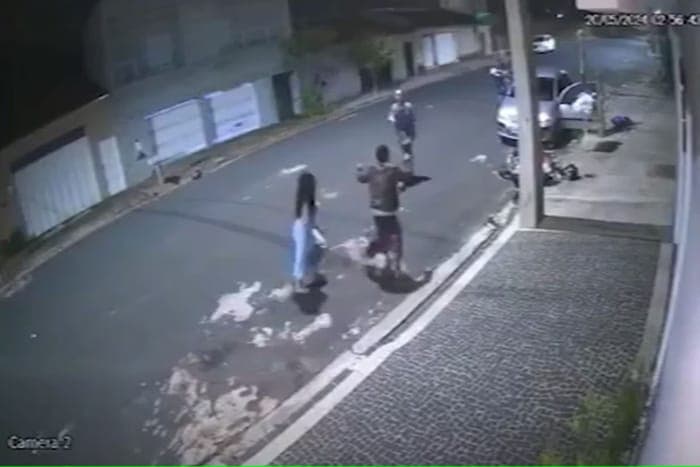 VÍDEO: Em MG, casal reage a assalto e dá uma surra em dupla de criminosos
