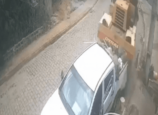 VÍDEO: Homem morre atropelado por rolo compressor desgovernado no RJ