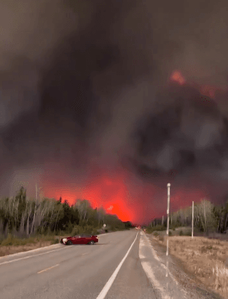VÍDEO: Incêndios florestais cobrem o céu de fumaça no Canadá