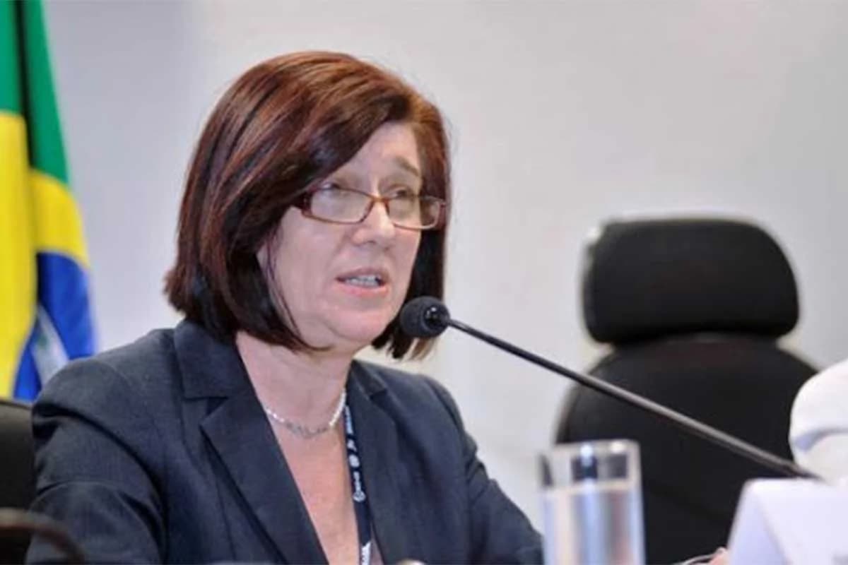 Ao assumir a Petrobras, Magda Chambriard pode ter aumento salarial de 1.000%