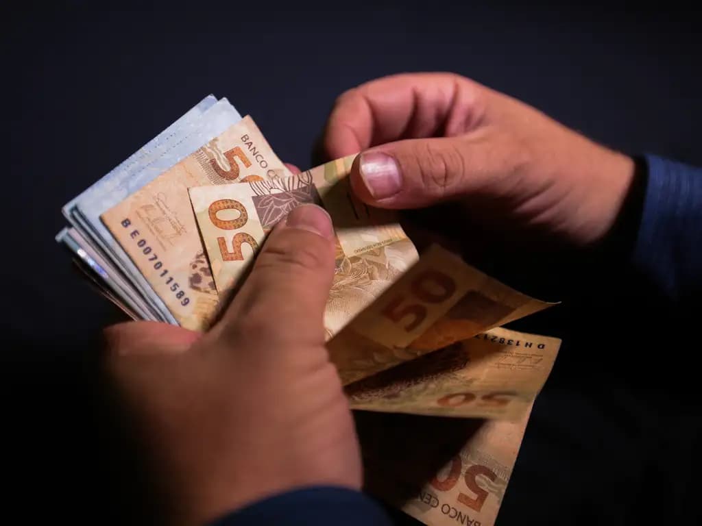Governo antecipa pagamento do 13º salário para aposentados e pensionistas: Veja datas