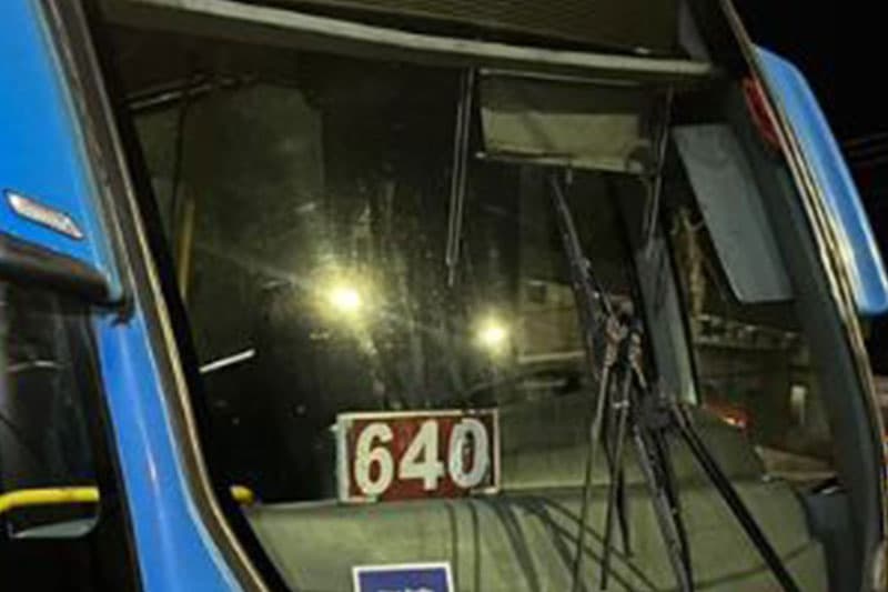 Com facas, bandidos tocam &#8216;terror&#8217; durante roubo a ônibus da linha 640, em Manaus