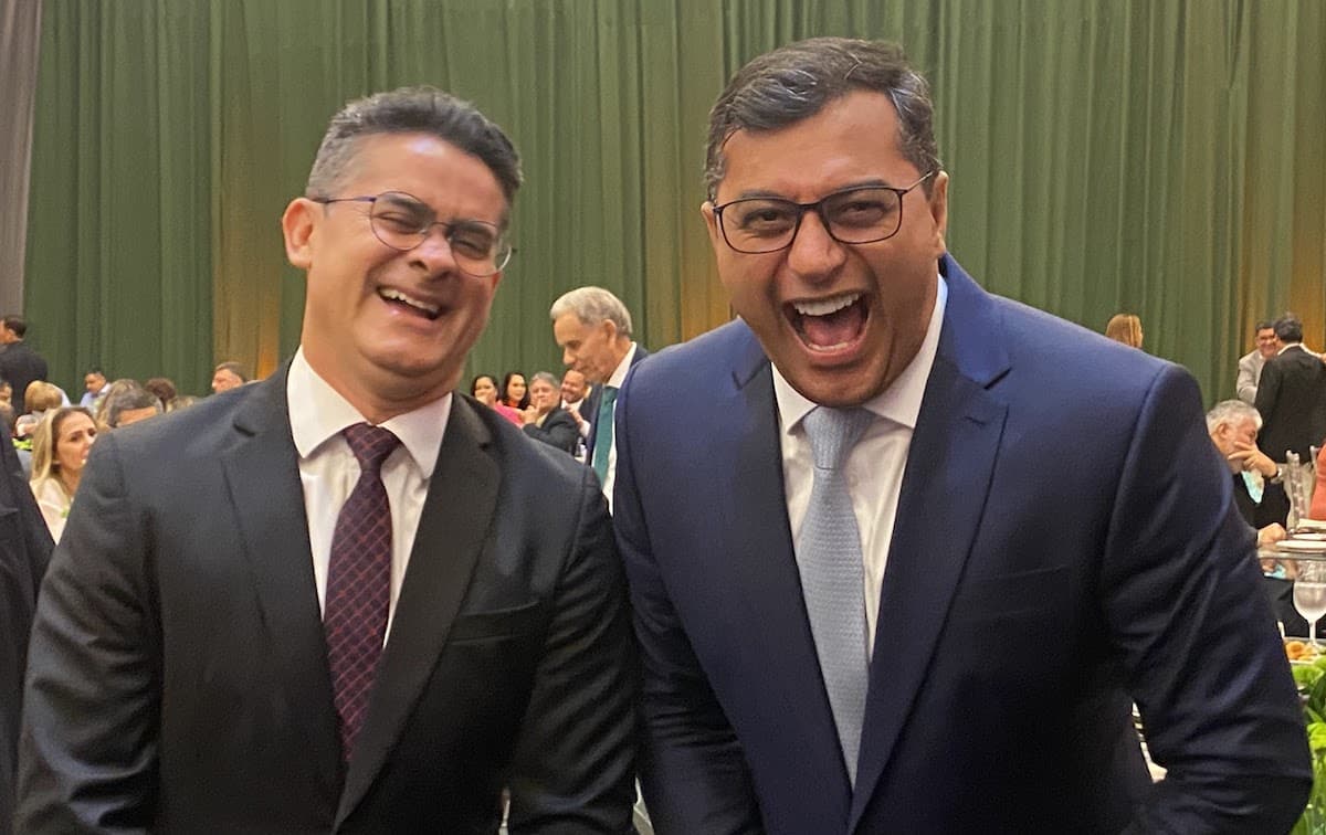 &#8220;Como eu queria ter aqui nesse palanque a presença do prefeito e do governador&#8221;, diz Marcos Rotta em evento da prefeitura