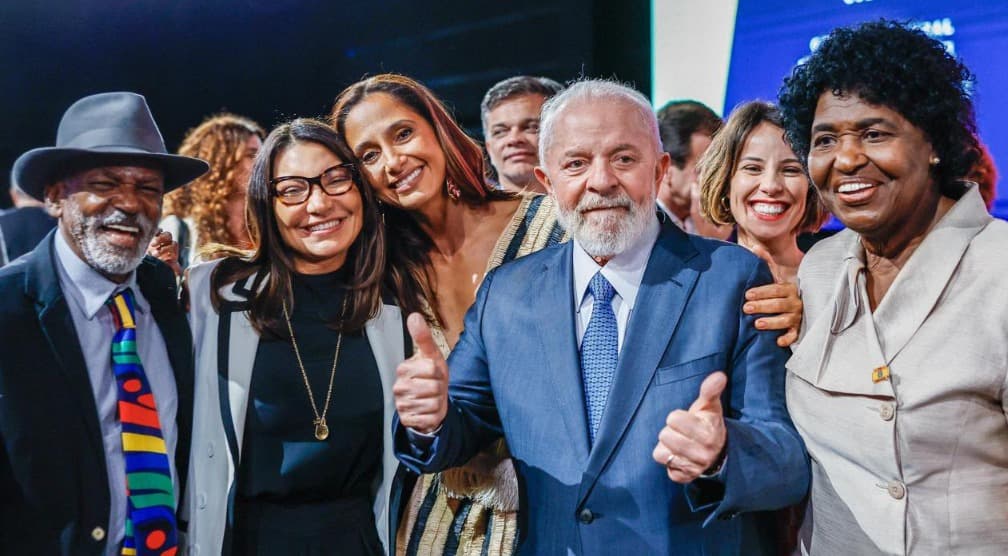 &#8220;Cinema e novela não é para ensinar p***, é para ensinar cultura&#8221;, diz Lula em evento do Dia do Cinema Brasileiro