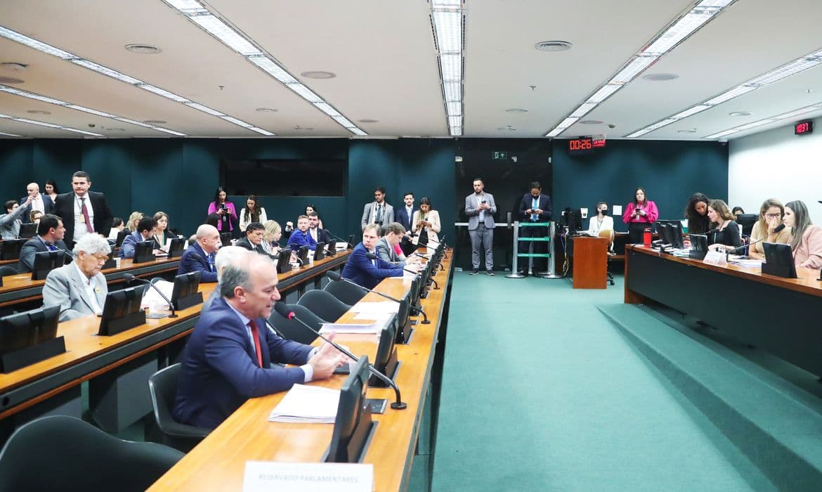 CCJ aprova PEC das Drogas que criminaliza o porte de entorpecentes