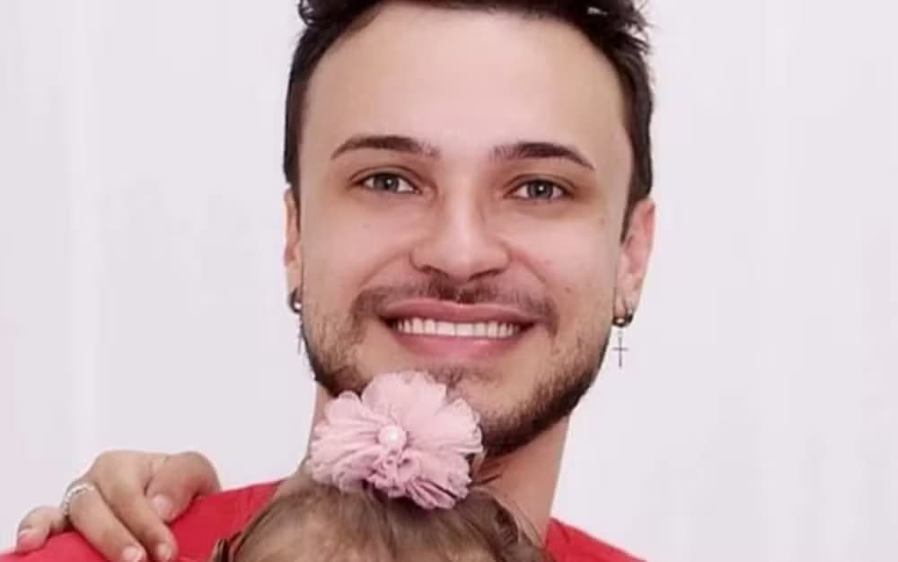 Influenciador que zombou da filha com deficiência e desviou doações a ela é solto em GO
