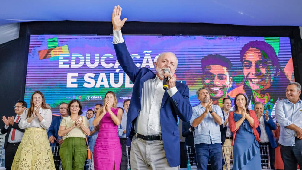 Lula pede para beneficiária do Bolsa Família “parar de ter filho” e chama presidente da Caixa Econômica de &#8220;gordinho&#8221;