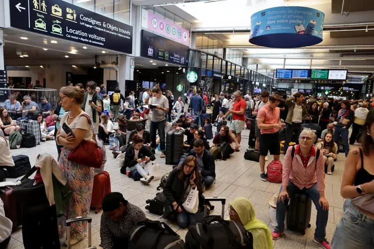 Trens na França sofrem &#8220;ataques coordenados&#8221; e sabotagem no dia da abertura das Olimpíadas
