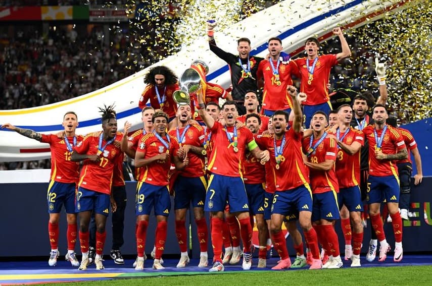 Espanha vence Inglaterra, é campeã da Euro e mantém a &#8216;maldição de Kane&#8217;