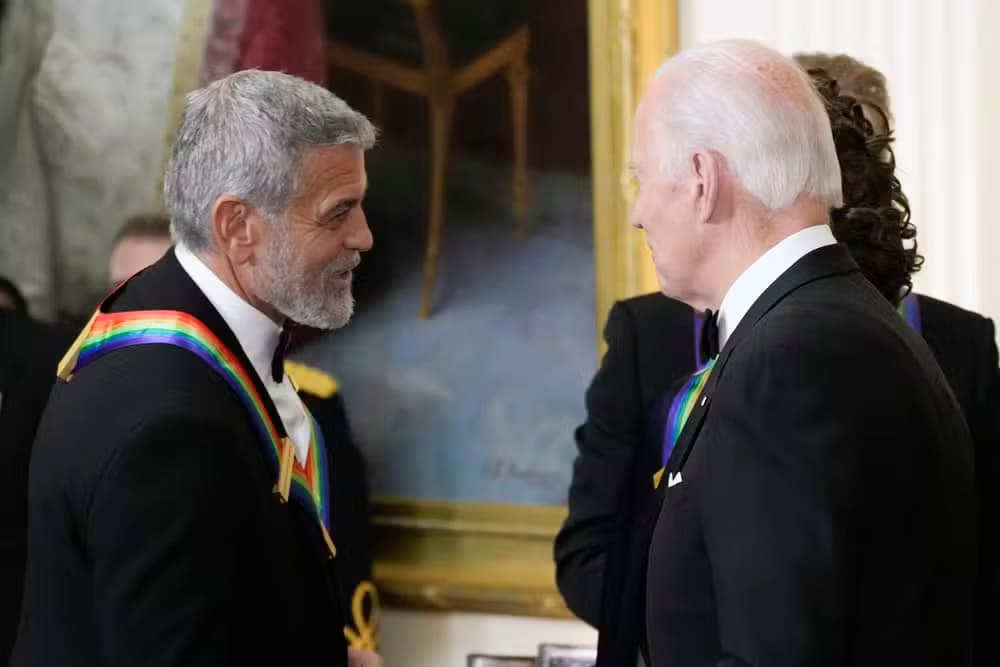 Astros de Hollywood e famosos pedem que presidente Joe Biden desista da reeleição