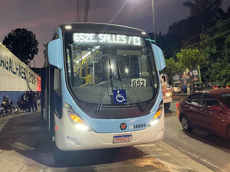 Criminosos assaltam linha 652 e passageiro leva mordida na zona Leste de Manaus