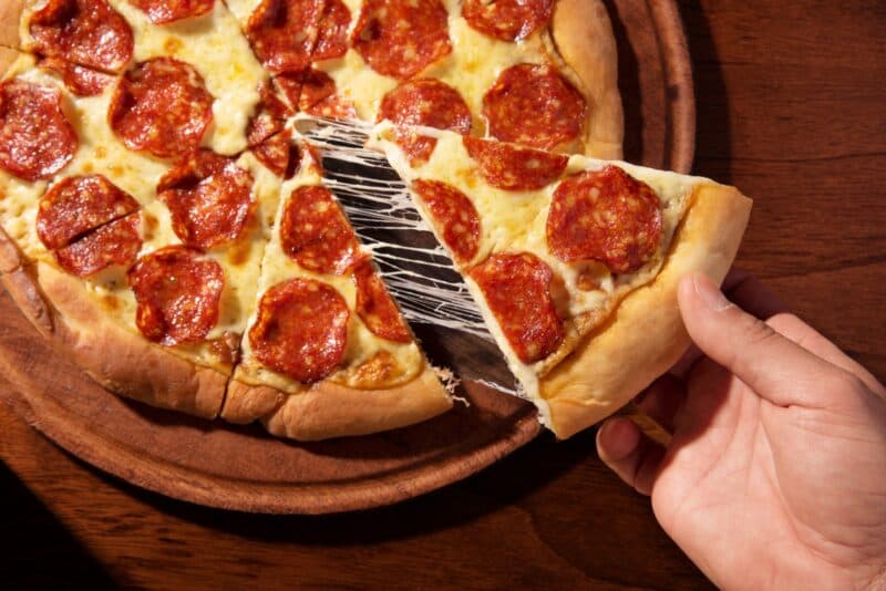 Procon-AM alerta para regras de cobrança da pizza de dois sabores