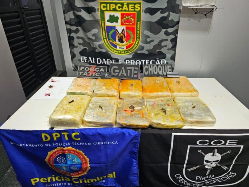 Drogas avaliadas em R$ 160 mil são encontradas dentro de freezer em barco em Barcelos