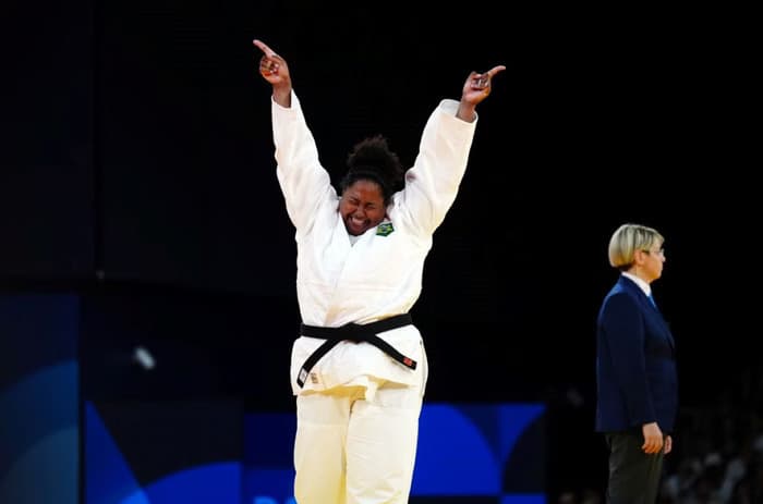 Olimpíadas: Brasil ganha primeiro ouro em Paris, com vitória de Bia Souza no judô