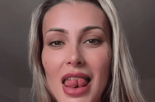 Andressa Urach estreia &#8216;língua de cobra&#8217; durante sexo com namorado: &#8216;maravilhoso&#8217;