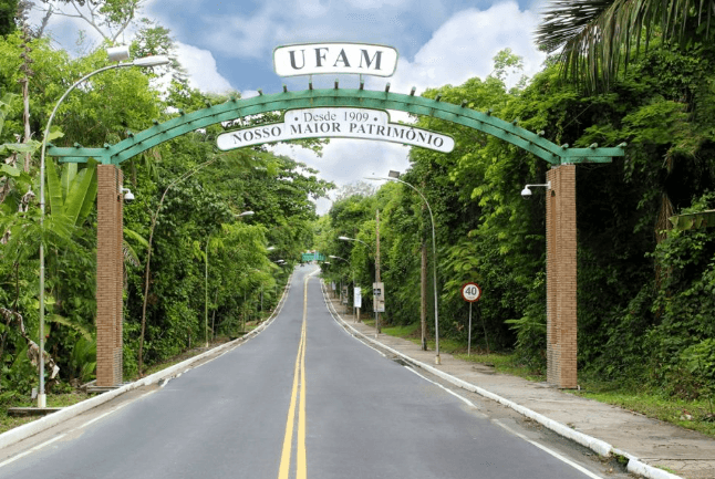 Ufam suspende aulas presenciais devido à fumaça das queimadas