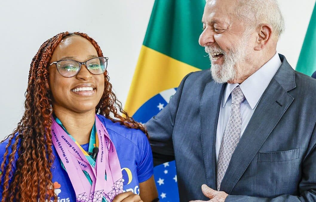 Lula assina medida provisória que isenta atletas e paratletas do Imposto de Renda