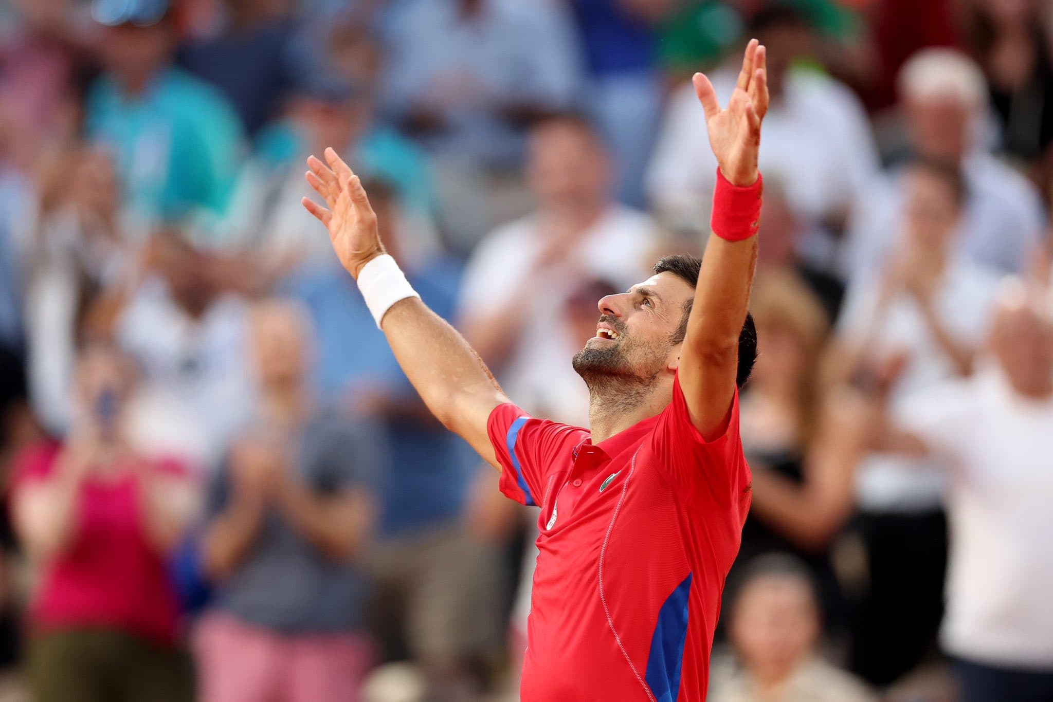 Djokovic leva ouro olímpico inédito em Paris e se torna &#8220;campeão de tudo&#8221; no tênis