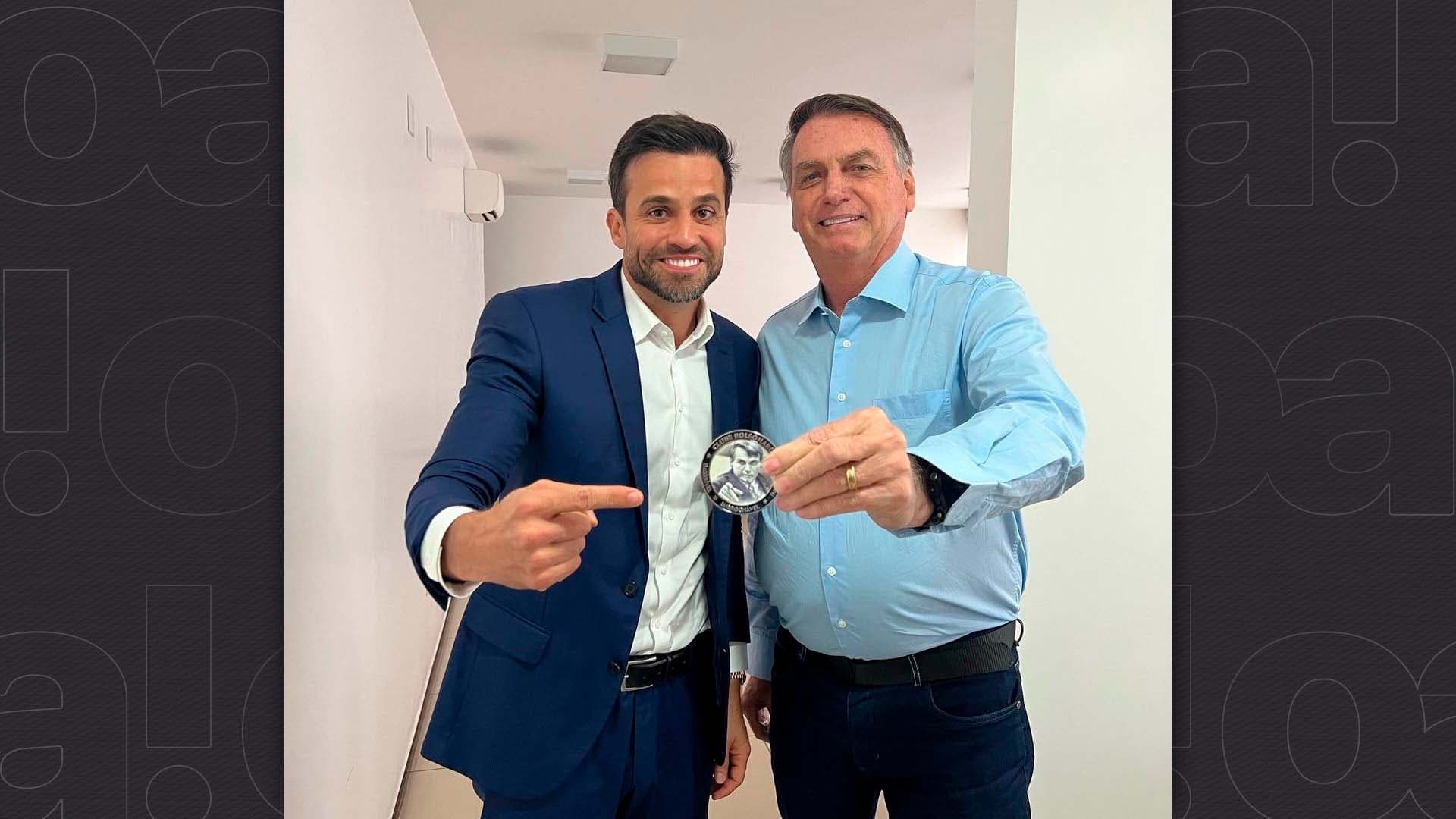 &#8220;Nós?&#8221;: Bolsonaro ironiza comentário de Marçal em post no Instagram