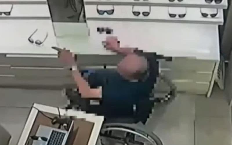 VÍDEO: Cadeirante é flagrado furtando óculos e chama policial de &#8216;noia&#8217;