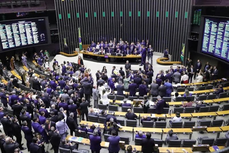 Entenda como funciona a &#8216;escala de trabalho&#8217; dos deputados federais, alvos de críticas