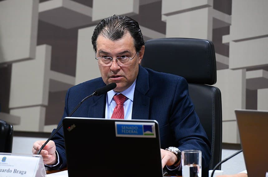 Comissão do Senado analisa dedução integral no IR com educação de autistas