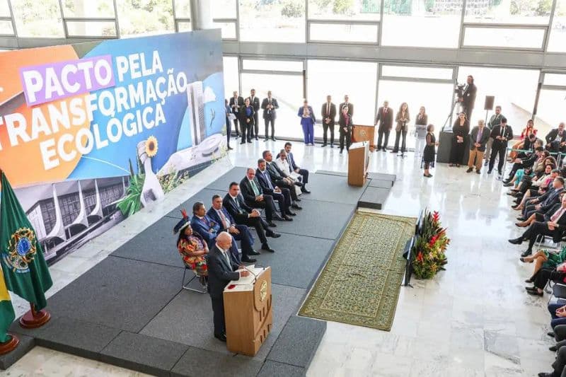 Chefes dos Três Poderes assinam Pacto Brasileiro sobre Transformação Ecológica
