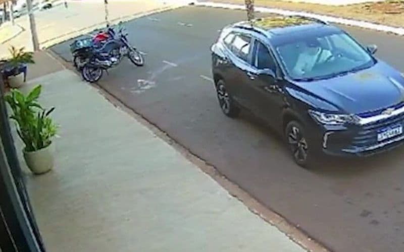 &#8216;Me sinto aliviada&#8217;, diz vítima ao falar de prisão de stalker que atirou bomba em pet shop