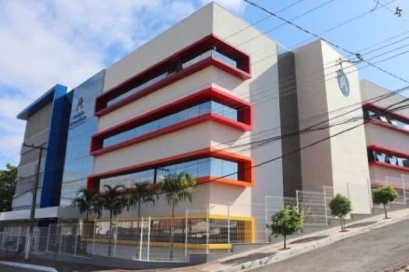 Em MT, alunos são expulsos de colégio por criarem &#8220;falsos nudes&#8221; de colegas e uma professora
