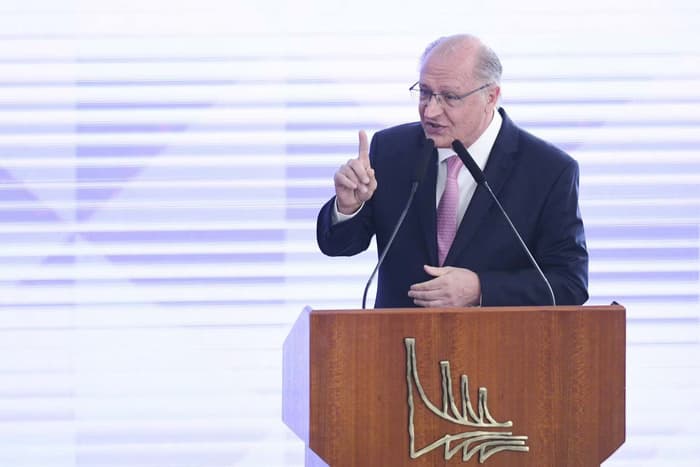 Governo estuda volta do horário de verão por causa da seca: &#8220;Boa alternativa&#8221;, diz Alckmin