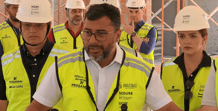 VÍDEO: &#8220;Até 2026, a meta é entregar 24 mil soluções de moradia&#8221;, diz Wilson Lima ao vistoriar obras