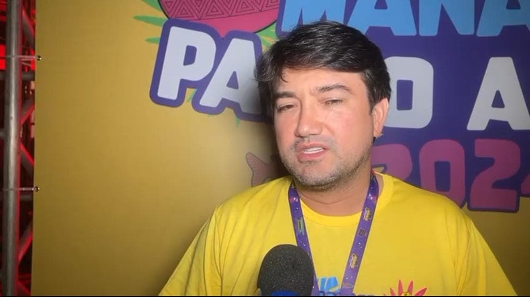 VÍDEO: &#8216;Chuva veio para energizar&#8217;, diz Jender Lobato sobre o clima na 2° noite do Manaus Passo a Paço 