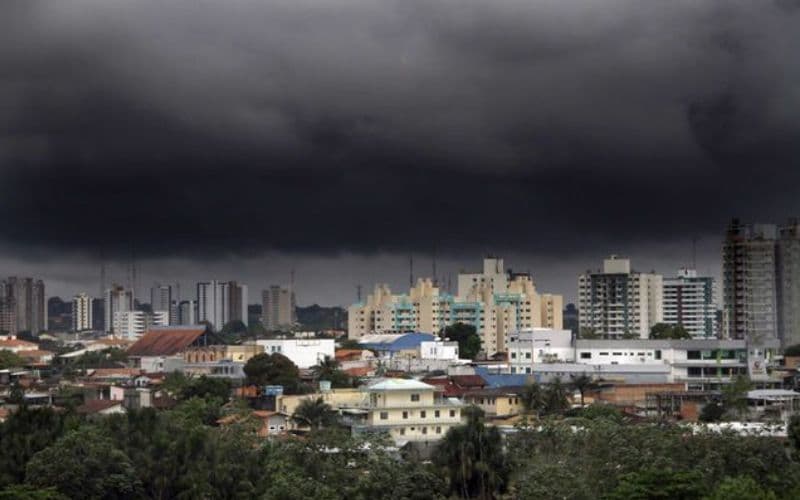 Sete ocorrências registradas em Manaus nesta sexta-feira (07), causadas por forte chuva