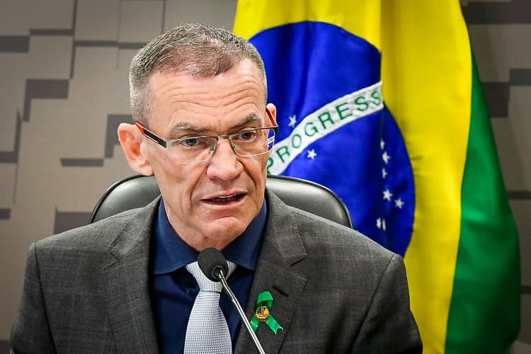 Projeto de senador quer tornar incêndios florestais crime hediondo