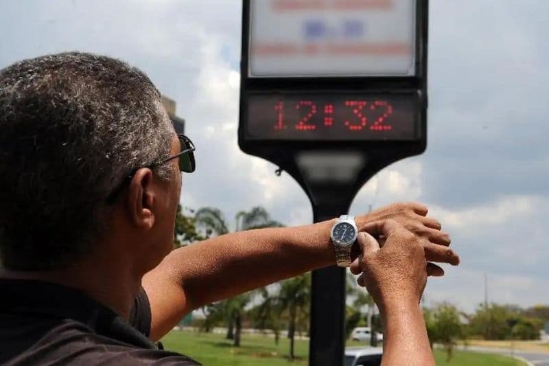 Governo federal vai decidir sobre horário de verão na próxima terça-feira (15)
