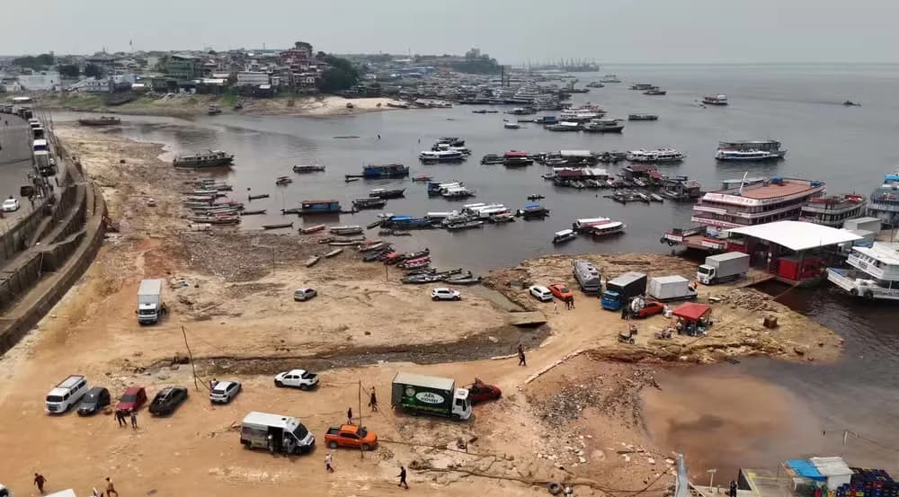 Rio Negro sofre &#8220;efeito repiquete&#8221; e desce 21 centímetros em 4 dias