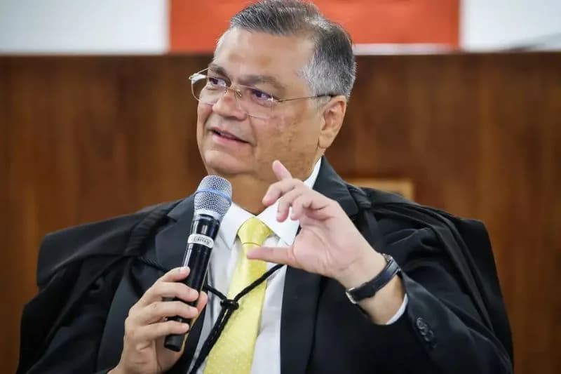 Dino mantém suspensão do pagamento de emendas parlamentares para ONGs