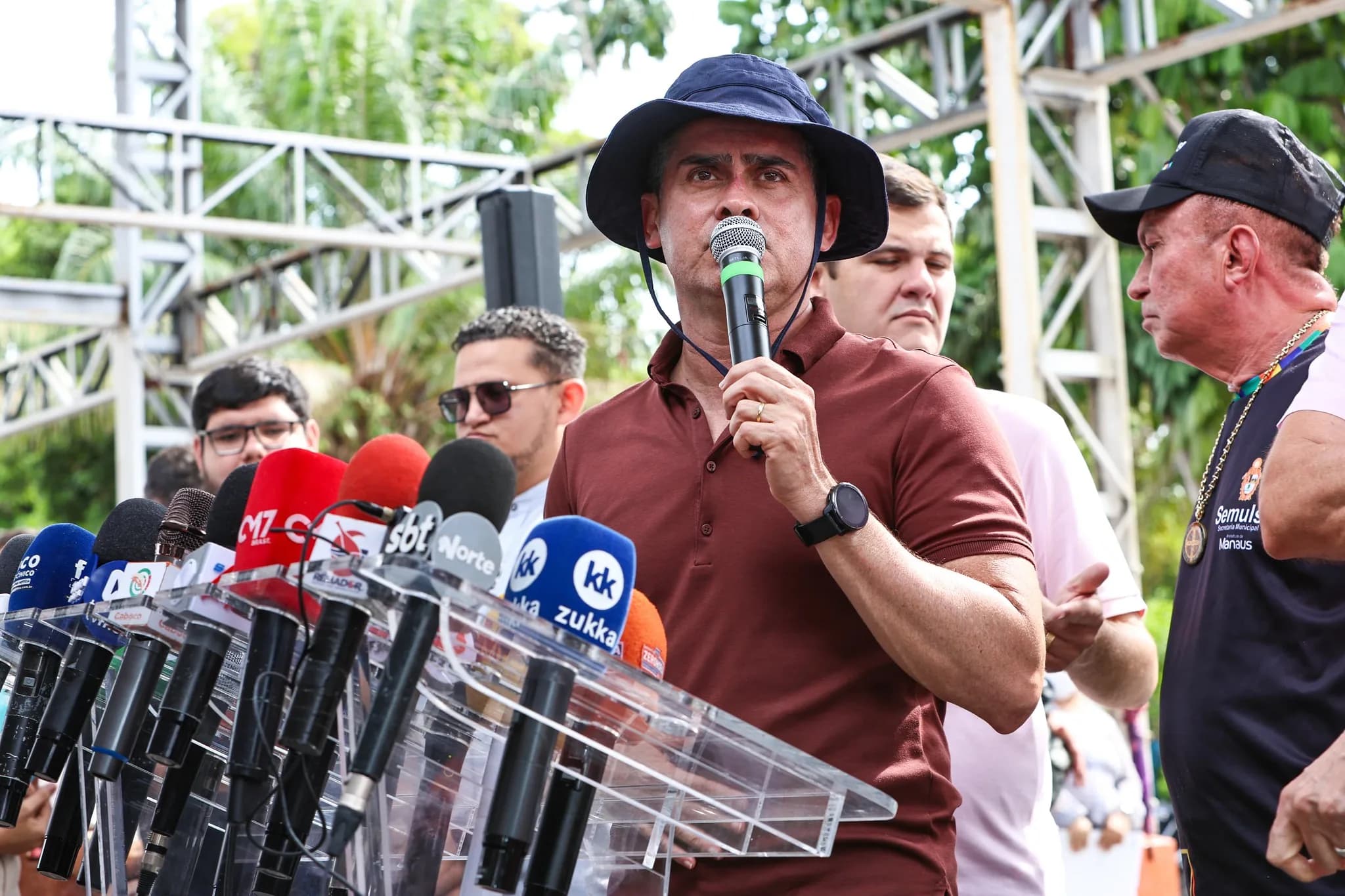 &#8220;Estamos sofrendo com alagamentos devido ao descarte inadequado de lixo&#8221;, afirma prefeito de Manaus