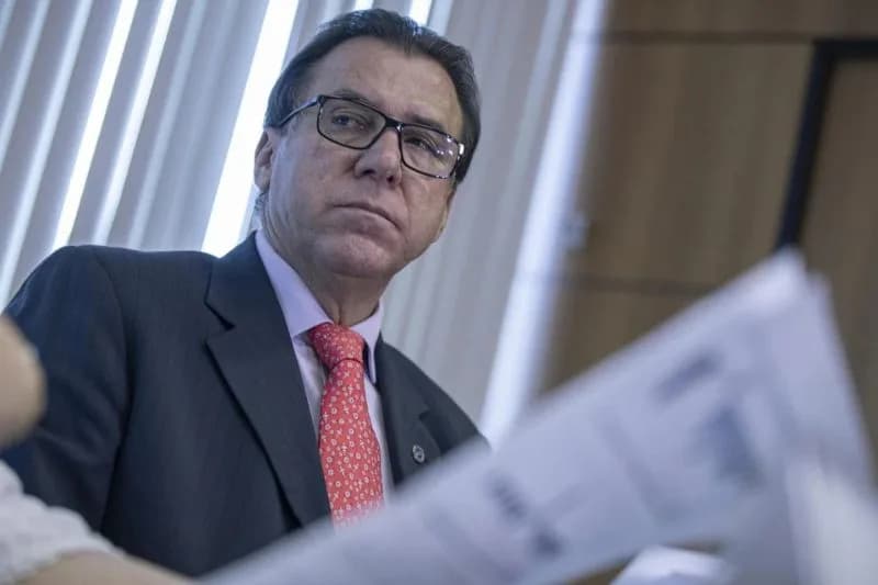 Ministro do Trabalho diz que fim da escala 6&#215;1 é &#8220;plenamente possível e saudável&#8221;