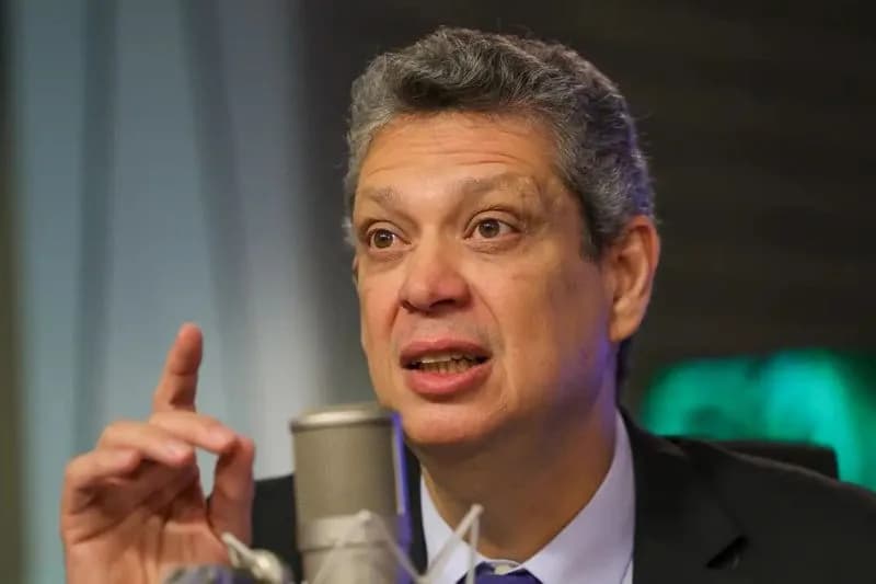 Ministro de Lula diz que PEC 6&#215;1 ainda não foi discutida no núcleo do governo federal