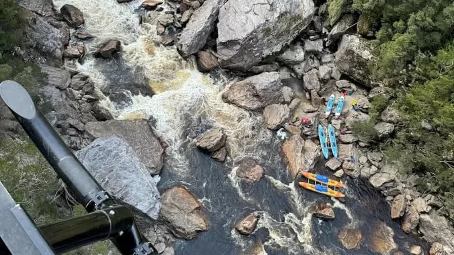 Turista fica preso em rio na Austrália e tem perna amputada; ele chamou socorro pelo relógio