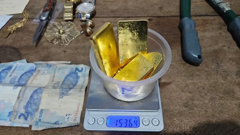 Dois homens são presos com mais de 2kg de ouro nas proximidades do aeroporto de Japurá