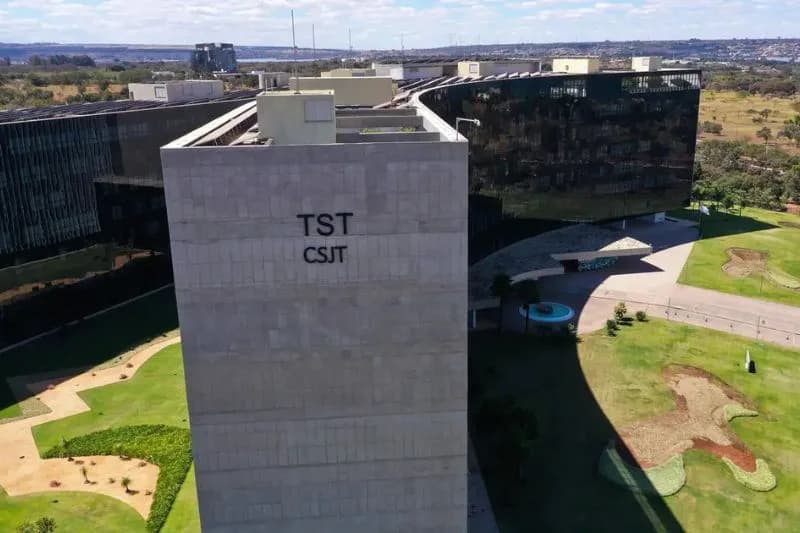 Reforma trabalhista se aplica a contratos anteriores à vigência da lei, decide TST