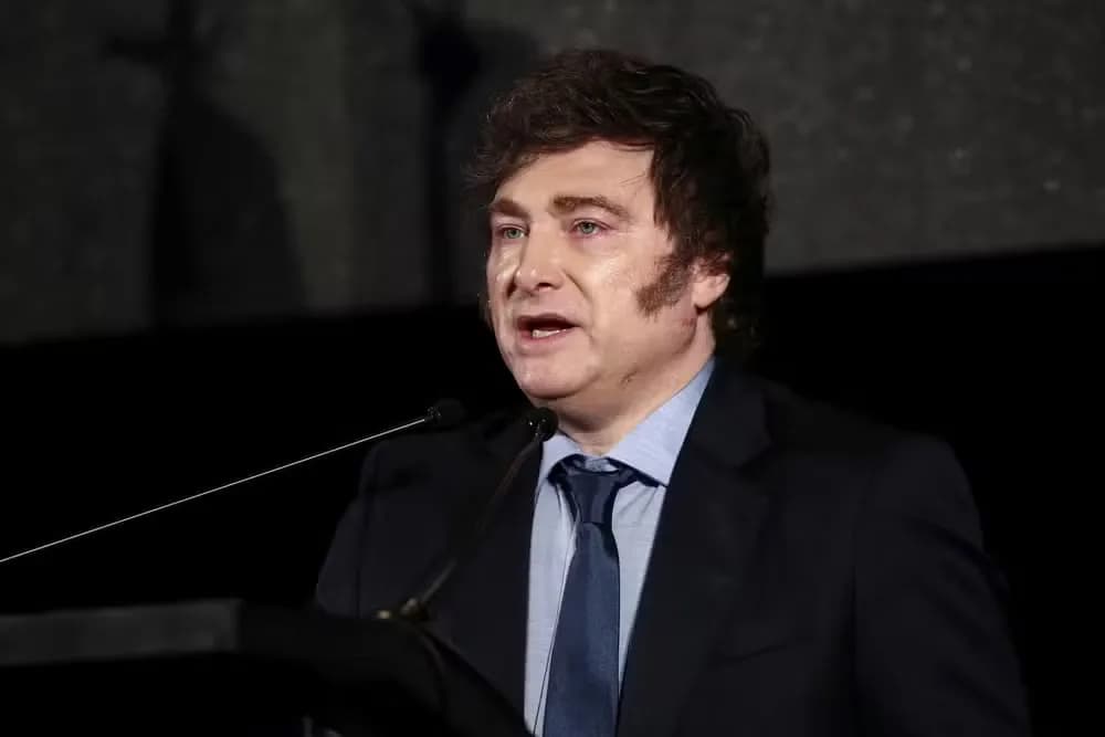 Em discurso de 1 ano de governo, Milei promete reduzir 90% dos impostos nacionais na Argentina