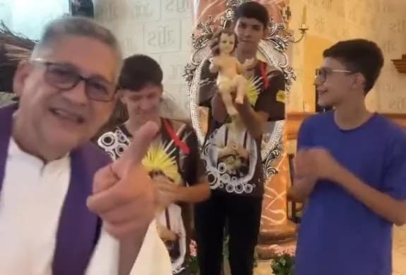 Vídeo: Padre viraliza ao criar versão católica de &#8220;Descer pra BC&#8221;, hit do momento